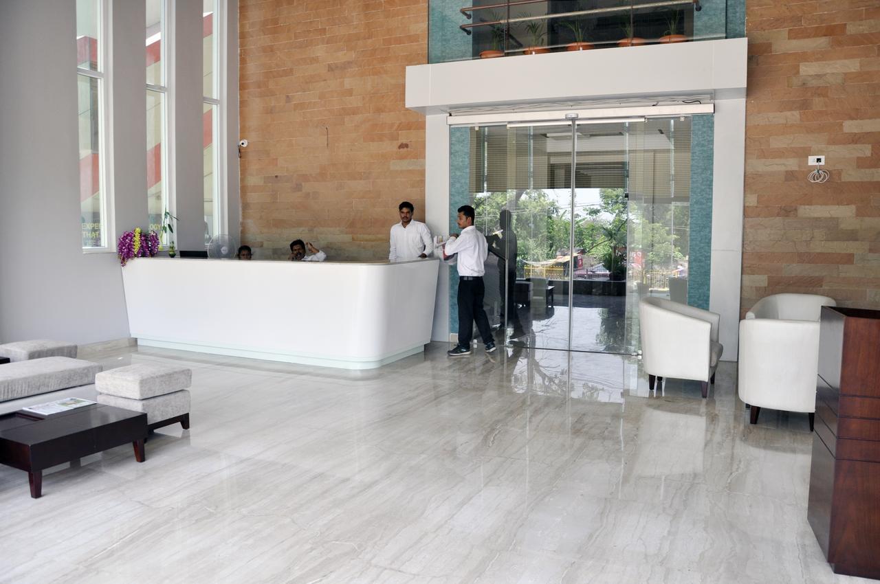 Hotel Dolphin Sambalpur Dış mekan fotoğraf
