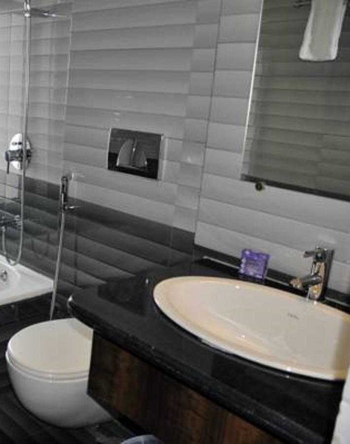Hotel Dolphin Sambalpur Dış mekan fotoğraf