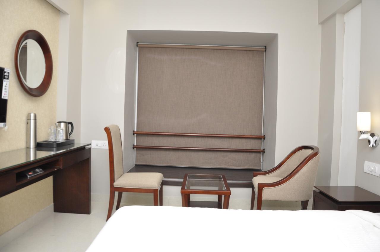 Hotel Dolphin Sambalpur Dış mekan fotoğraf