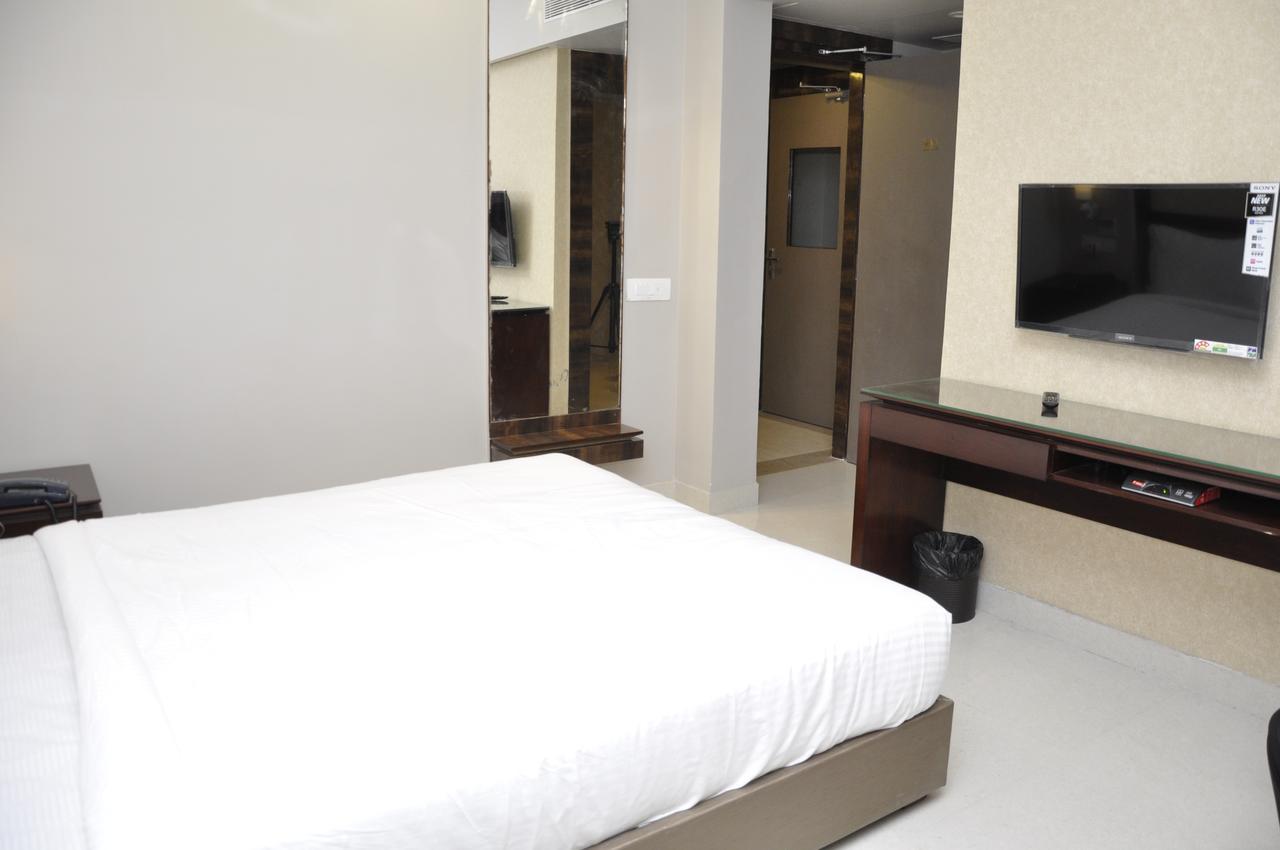 Hotel Dolphin Sambalpur Dış mekan fotoğraf